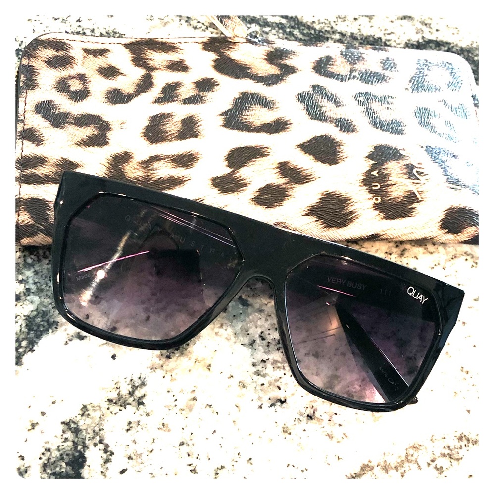 Quay “VERY BUSY” sunglasses